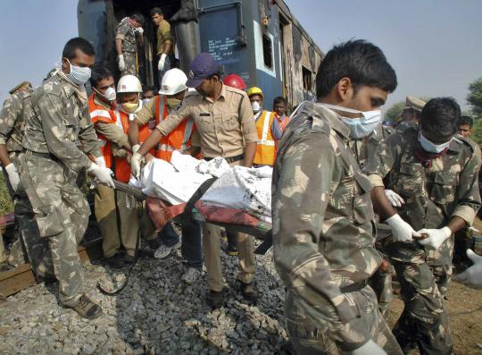 23 Penumpang tewas dalam insiden kebakaran kereta di India