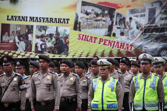 Kapolres Jakut beri penghargaan anggotanya yang berprestasi