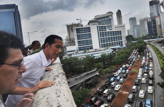 Usai resmikan JLNT, Jokowi lihat kemacetan Jalan Sudirman