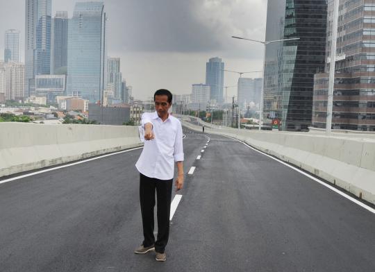 Usai resmikan JLNT, Jokowi lihat kemacetan Jalan Sudirman