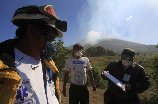 Letusan Gunung Chaparrastique paksa ribuan warga mengungsi