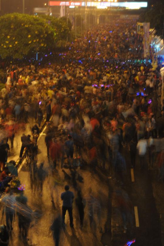 Kemeriahan warna-warni pesta kembang api sambut 2014 di HI