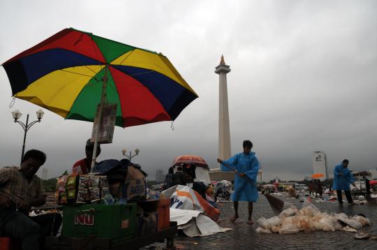 Sampah pasca-perayaan tahun baru 2014 