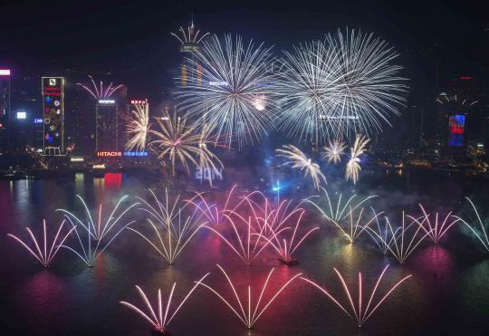 Melihat perayaan malam tahun baru 2014 di berbagai negara