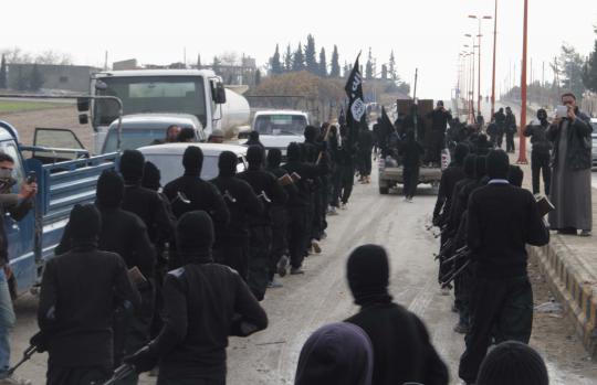 Puluhan pejuang Al-Qaidah gelar pawai di perbatasan Suriah-Turki