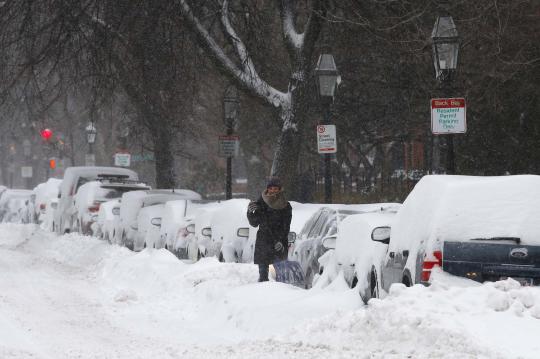 Kota-kota besar di AS lumpuh akibat terjebak salju tebal
