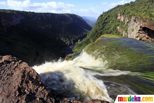 Foto Menelusuri Kaieteur Falls air terjun tertinggi di 