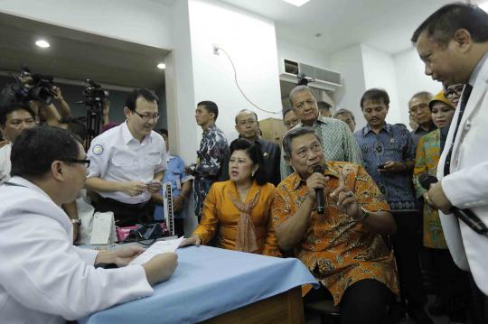 Presiden SBY tinjau pelaksanaan BPJS di Surabaya