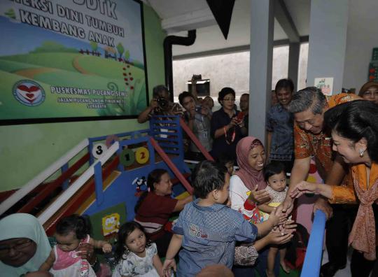 Presiden SBY tinjau pelaksanaan BPJS di Surabaya