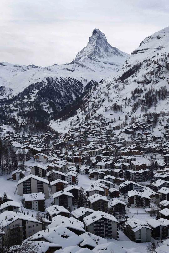 Nasib pemukiman di kaki Gunung Matterhorn saat musim salju