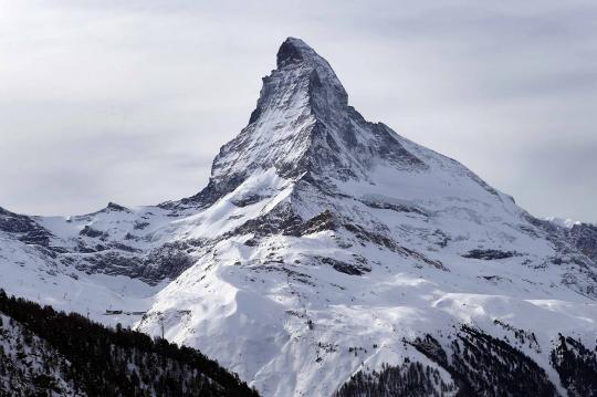 Nasib pemukiman di kaki Gunung Matterhorn saat musim salju