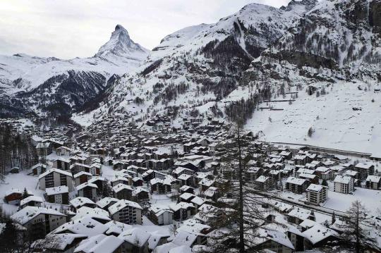 Nasib pemukiman di kaki Gunung Matterhorn saat musim salju