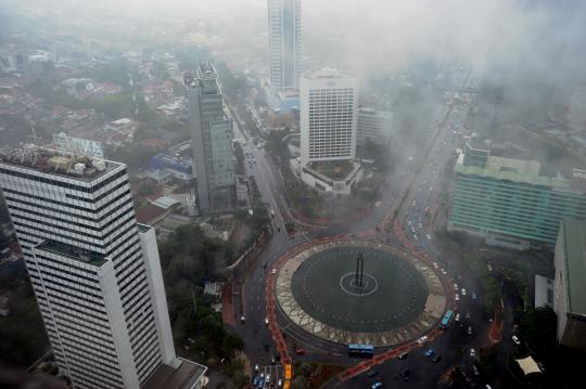 Kabut tebal selimuti Ibu Kota