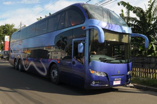 Ketika bus tingkat mewah buatan Kudus diuji coba di Jakarta