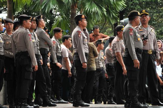 Ketika ratusan polisi amankan kedatangan Anas di KPK