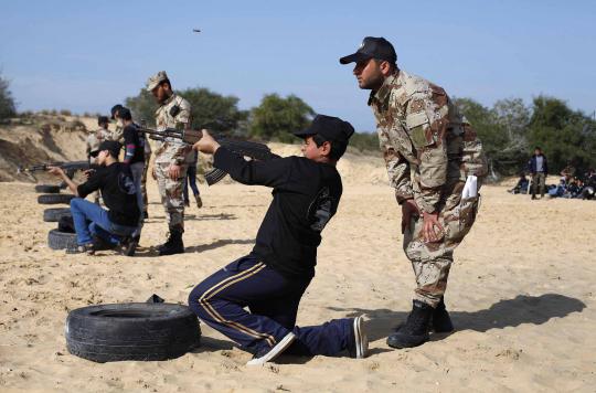 Mengintip aksi pelajar Palestina saat latihan militer di Gaza