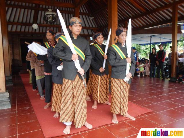 Foto : Tradisi jamasan pusaka dalam peringatan Maulid Nabi 