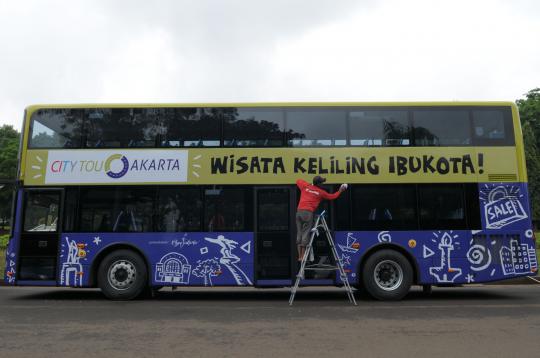 Usai diluncurkan, Jokowi jajal bus tingkat wisata