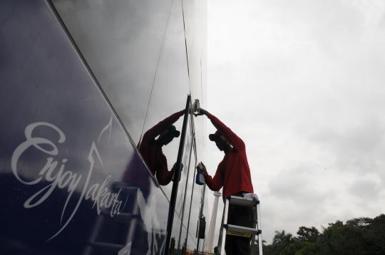 Usai diluncurkan, Jokowi jajal bus tingkat wisata