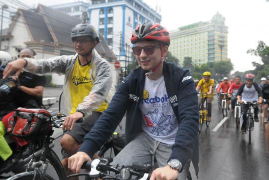 Ketika Jokowi bersepeda bareng Pebalap MotoGP Jorge Lorenzo