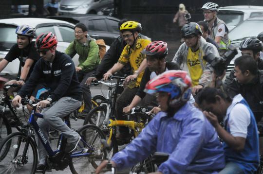 Ketika Jokowi bersepeda bareng Pebalap MotoGP Jorge Lorenzo