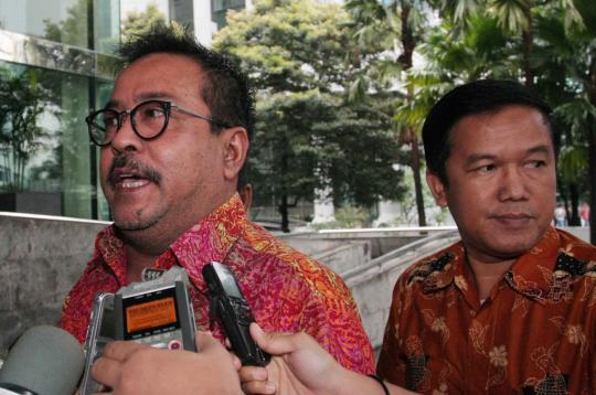 Berbatik merah, Rano Karno penuhi panggilan KPK