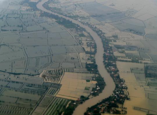 Pandangan udara Tangerang-Jakarta saat dilanda banjir