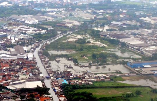 Pandangan udara Tangerang-Jakarta saat dilanda banjir