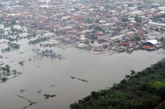 Pandangan udara Tangerang-Jakarta saat dilanda banjir