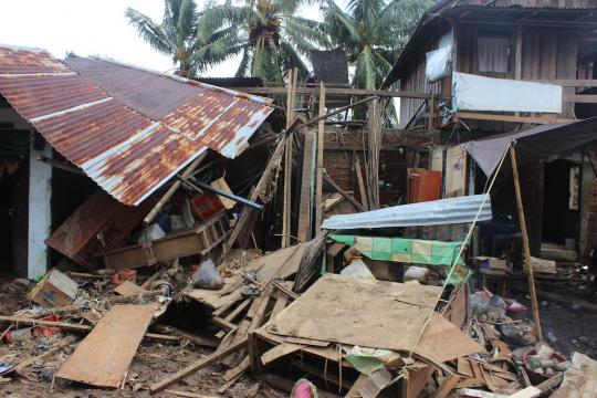 Dampak akibat banjir bandang menerjang Manado