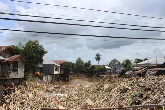 Dampak akibat banjir bandang menerjang Manado