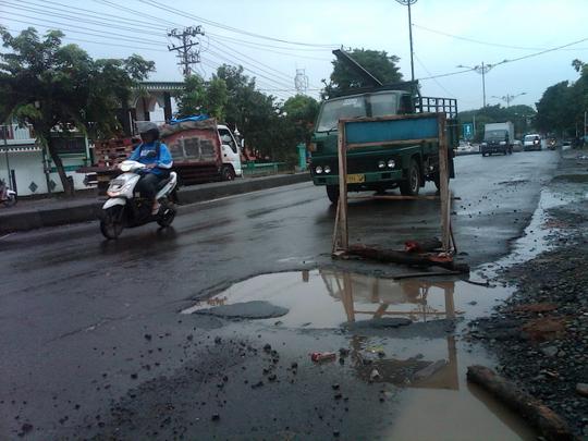 Dua hari terendam banjir, jalur Pantura banyak lubang