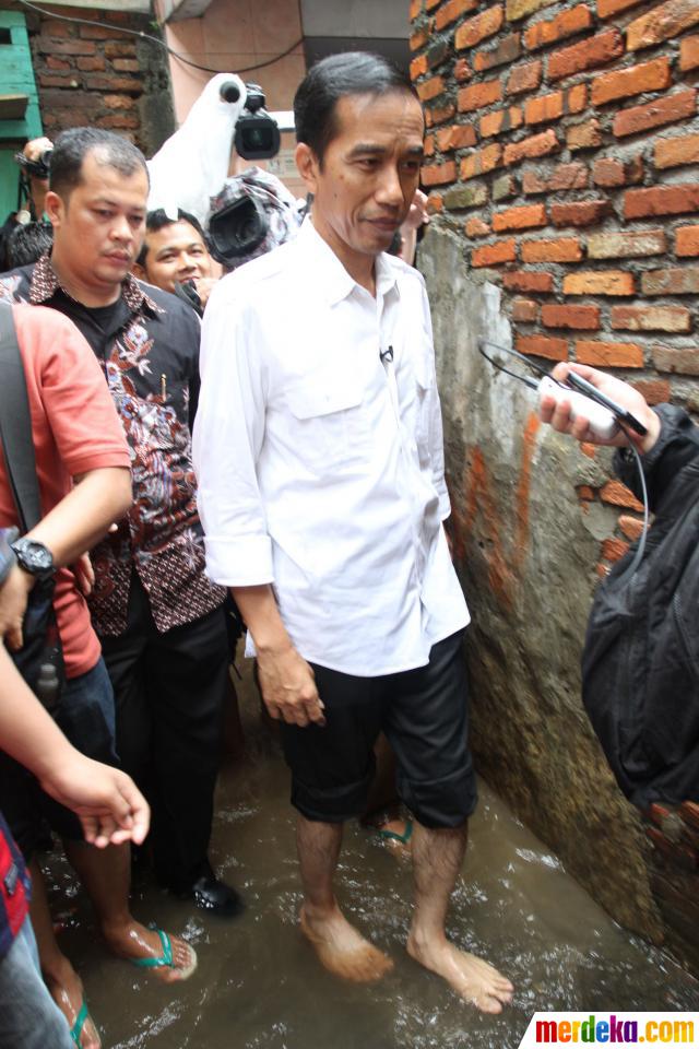 Foto : Jokowi tinjau korban banjir di Cawang merdeka.com