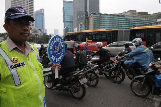 Aksi Polantas di Bundaran HI sosialisasikan budaya bersih suap