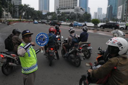 Aksi Polantas di Bundaran HI sosialisasikan budaya bersih suap