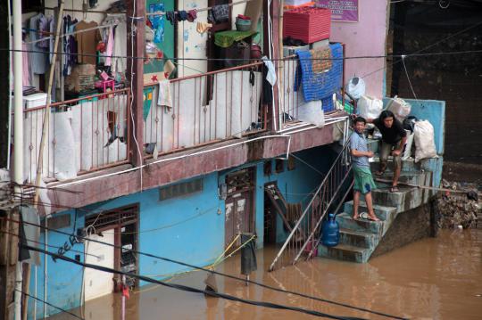 Banjir hingga 2 meter rendam wilayah Kalibata