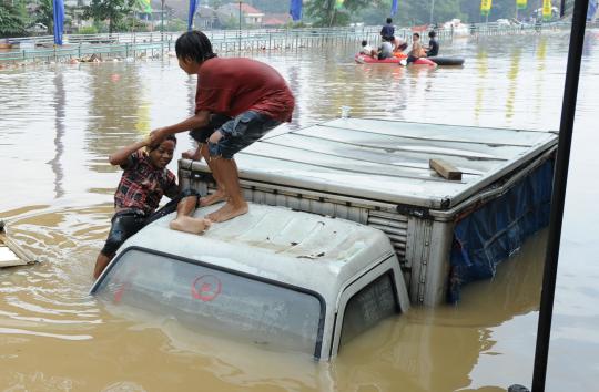 Banjir kembali lumpuhkan akses Casablanca-Kampung Melayu