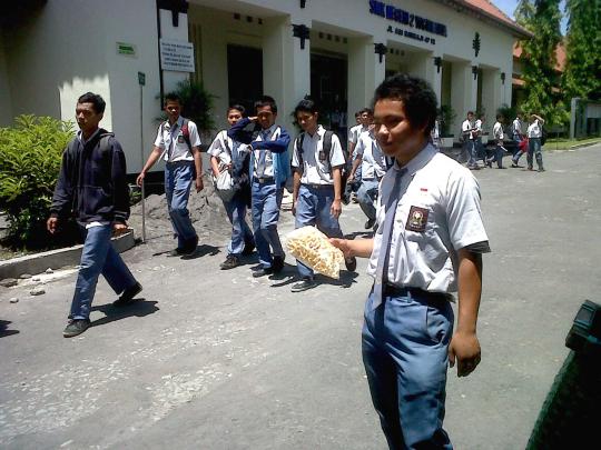 Kisah siswa SMK di Yogya rela jualan slondok untuk biaya sekolah