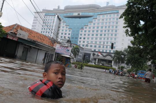 Banjir Gunung Sahari, lalu lintas lumpuh