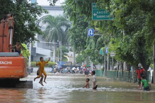 Banjir Gunung Sahari, lalu lintas lumpuh