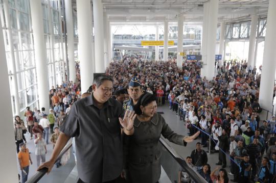 Tinjau Bandara Kualanamu, SBY naik Kereta ARS dari Stasiun Medan