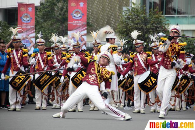 Foto Aksi polisi cilik dan marching band Akpol  di 