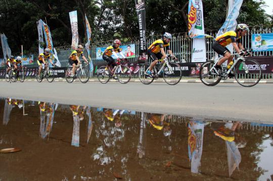 Kejuaraan balap sepeda JIExpo Criterium 2014