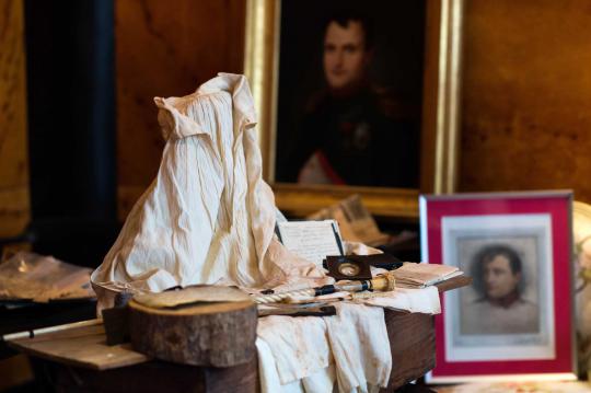 Koleksi barang pribadi Napoleon Bonaparte dilelang