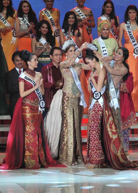 Elvira Devinamira raih mahkota Puteri Indonesia 2014