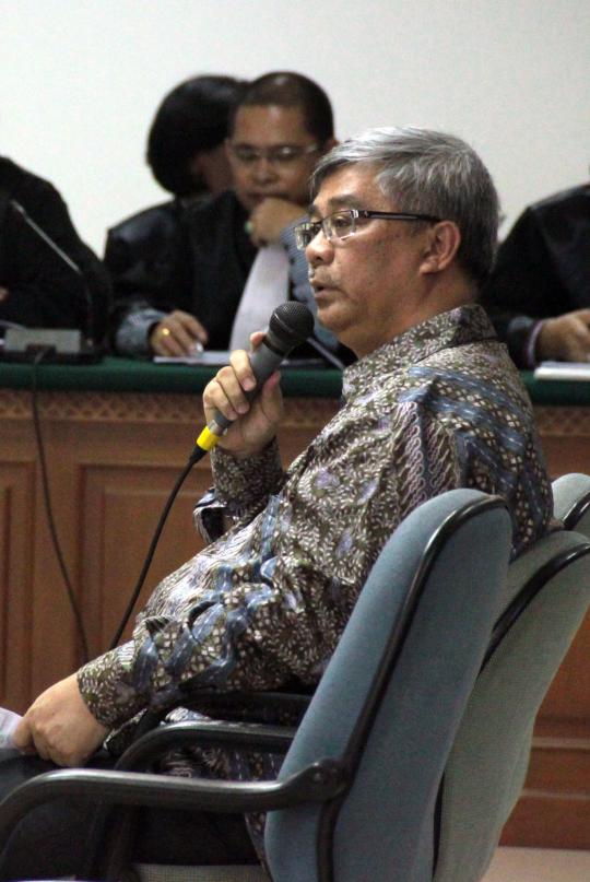 Akil diperiksa sebagai saksi kasus suap Pilkada Gunung Mas