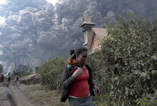 Erupsi dahsyat Gunung Sinabung tewaskan 14 warga