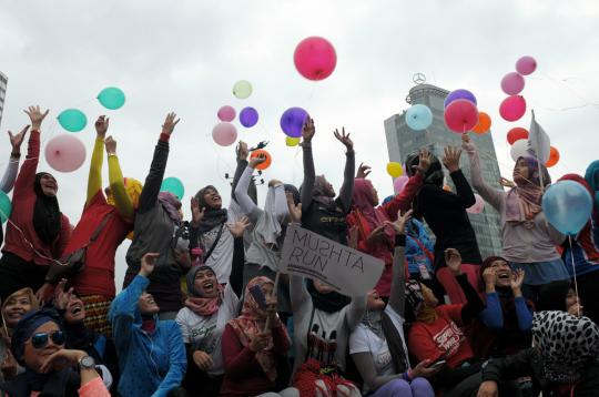 Komunitas Hijaber lepas ratusan balon di HI