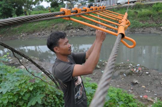 Alat baru perangkap sampah di sungai