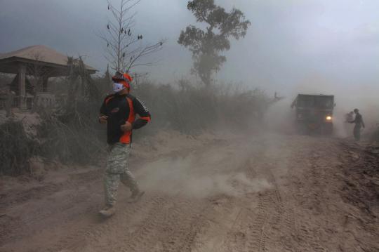 Suasana saat pencarian korban erupsi Gunung Sinabung